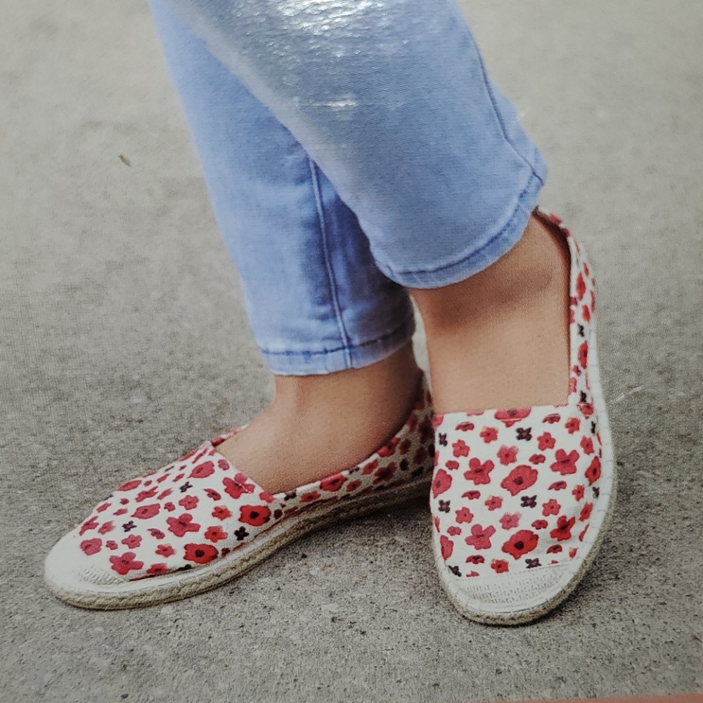 NEW in Box!  Size 7 Ladies Espadrilles